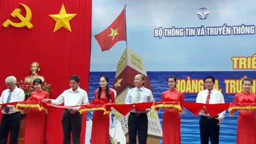 Triển lãm “Hoàng Sa, Trường Sa của Việt Nam - Những bằng chứng lịch sử và pháp lý” tại Trà Vinh - ảnh 1